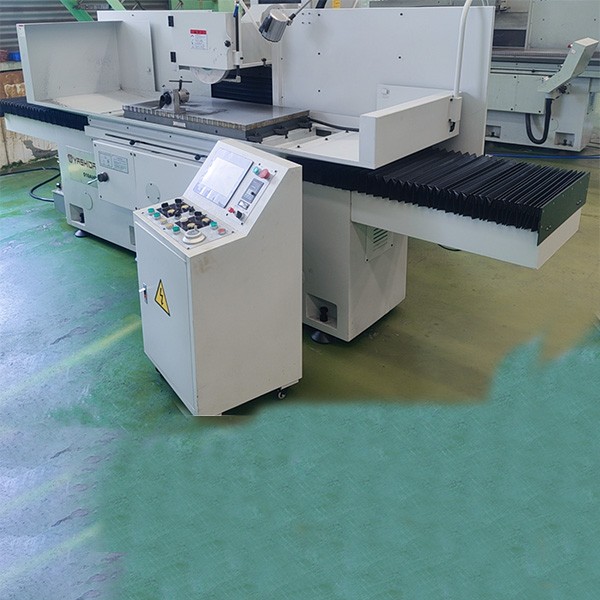 如何通過優(yōu)化參數(shù)和修整策略來延長平面磨床的砂輪使用壽命？